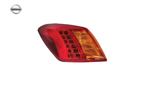 چراغ خطر گلگیر چپ نیسان مورانو